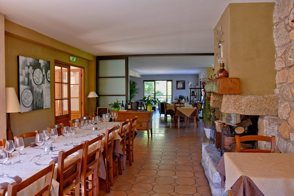 HOTEL DES DEUX SORRU 42/63