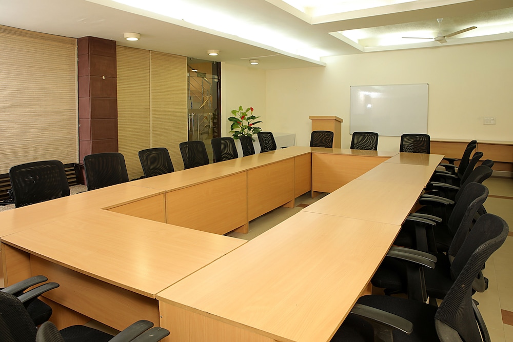 Ahuja Residency Parklane 41/50