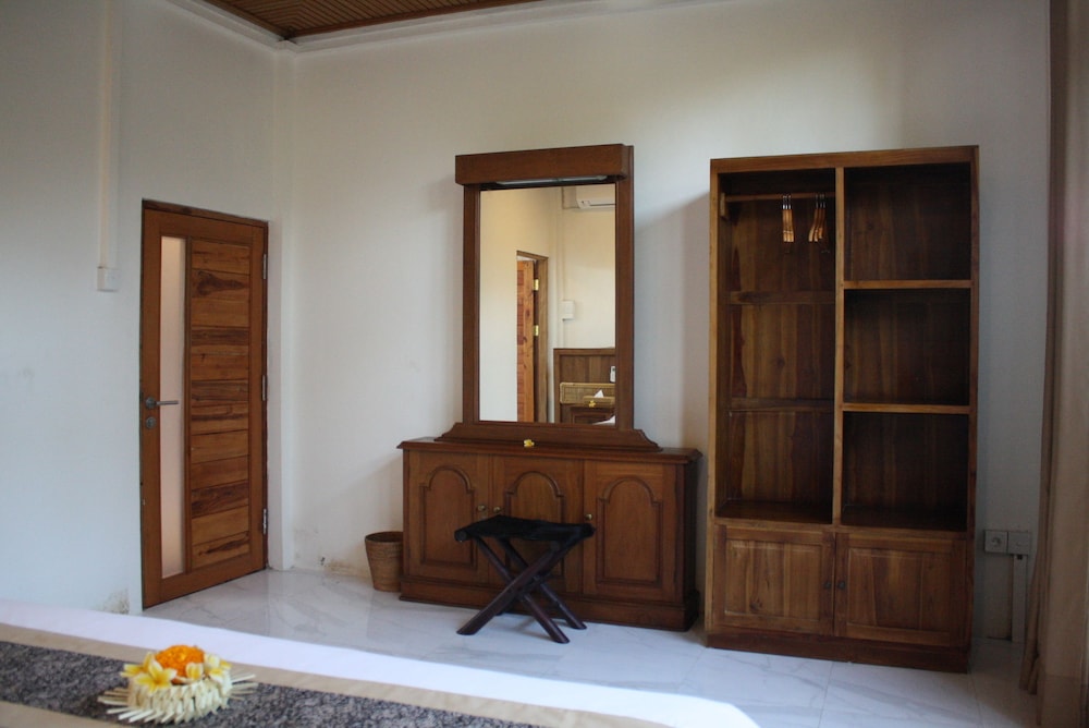 Graha Sandat Villas by Pramana Villas 8/33