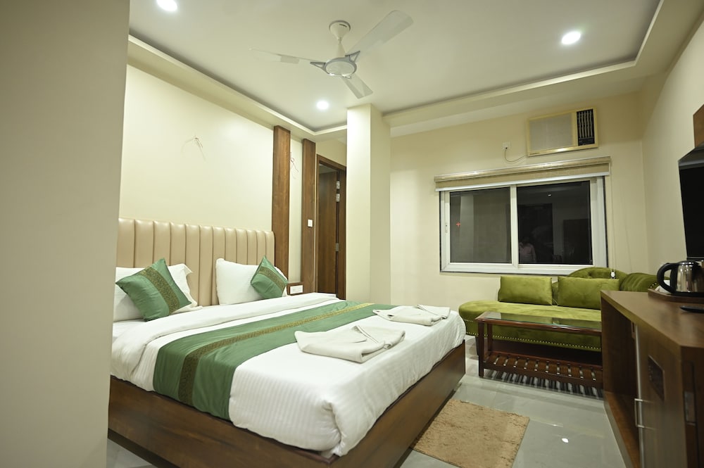 جناح ملكي بسرير كينج، Hotel Saffron 3/9