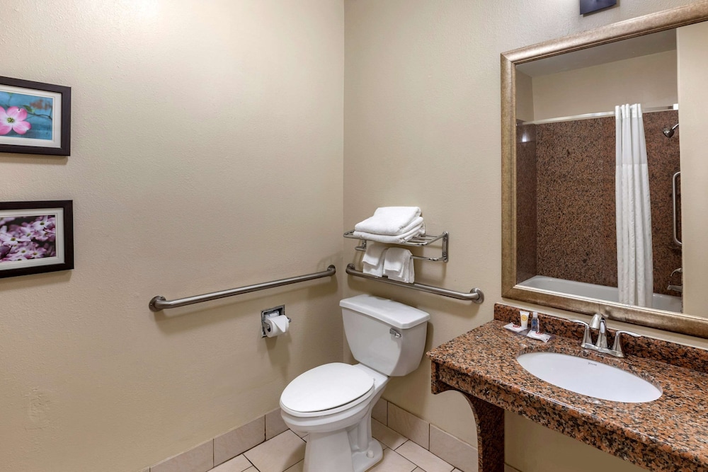 Comfort Inn & Suites Villa Rica, GA 44/47