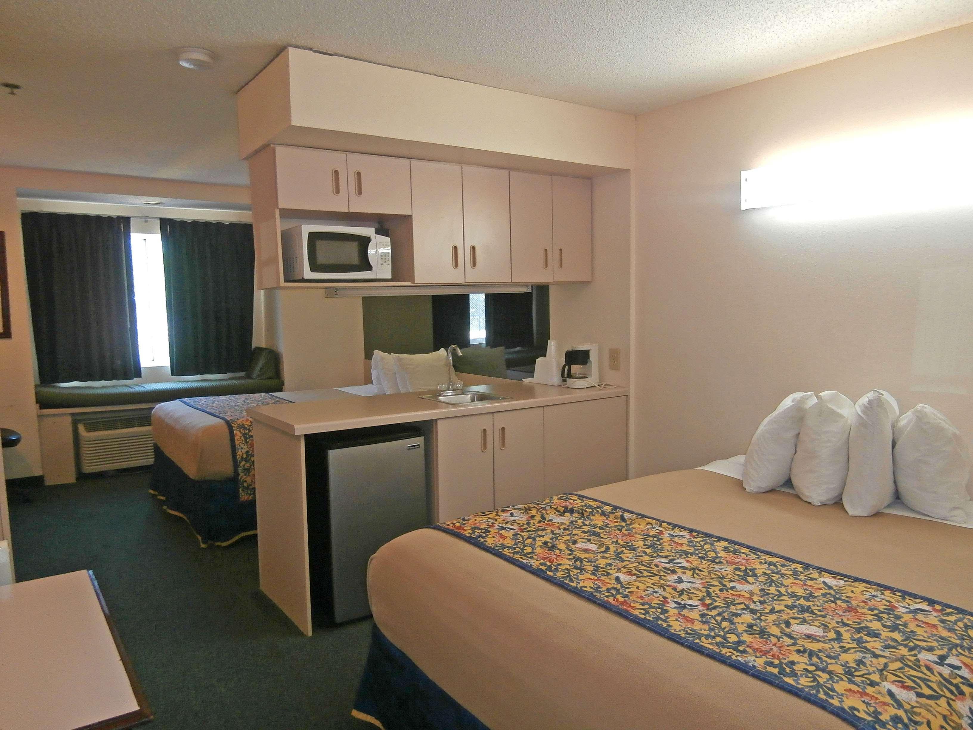 Americas Best Value Inn & Suites Mcdonough 6/16