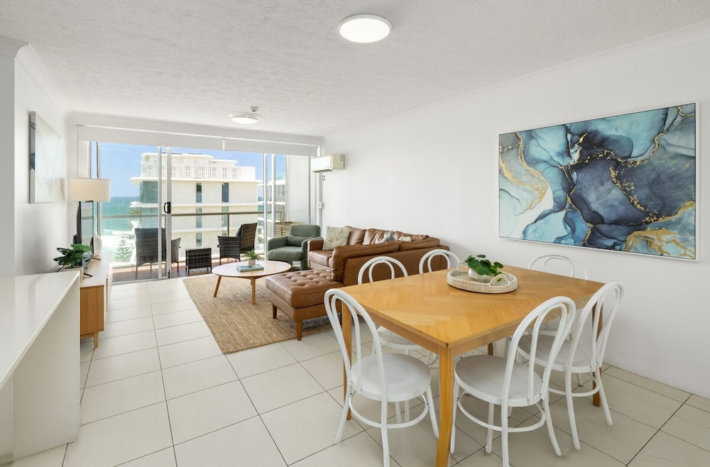 Burleigh Beach Tower 36/49