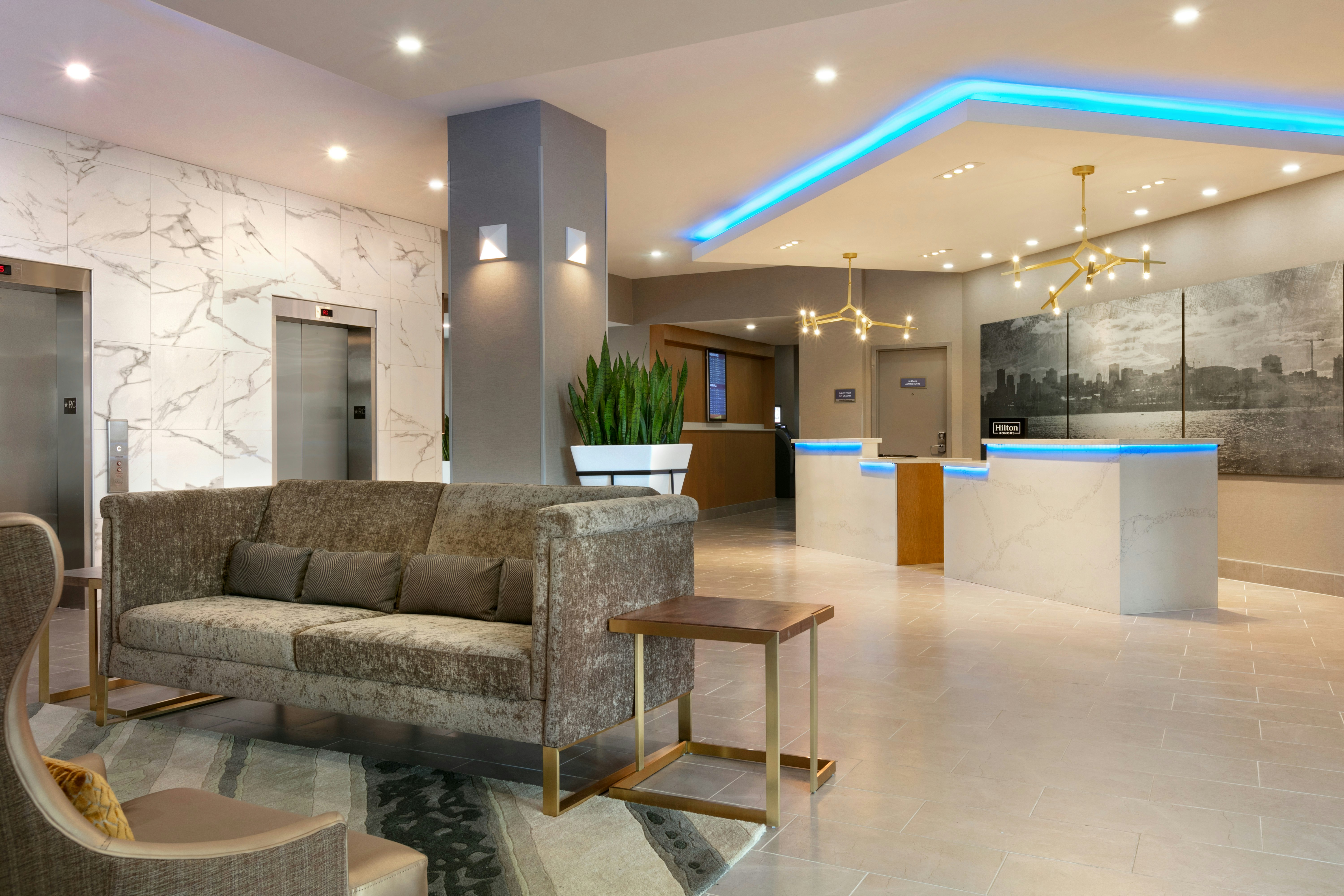 Embassy Suites By Hilton Montreal Airport 8/23