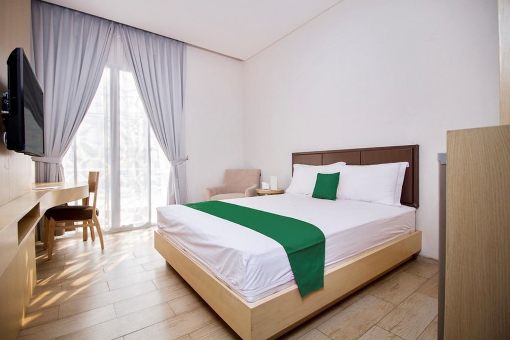 ROOM, DOUBLE BED, BATHTUB