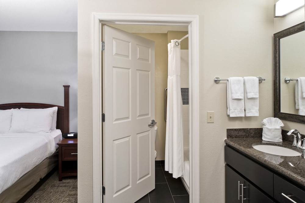 Staybridge Suites Charlotte Ballantyne 18/70