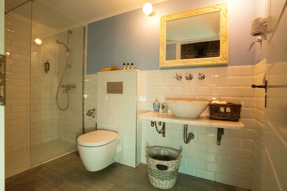 Petra Boutique Homes 46/50