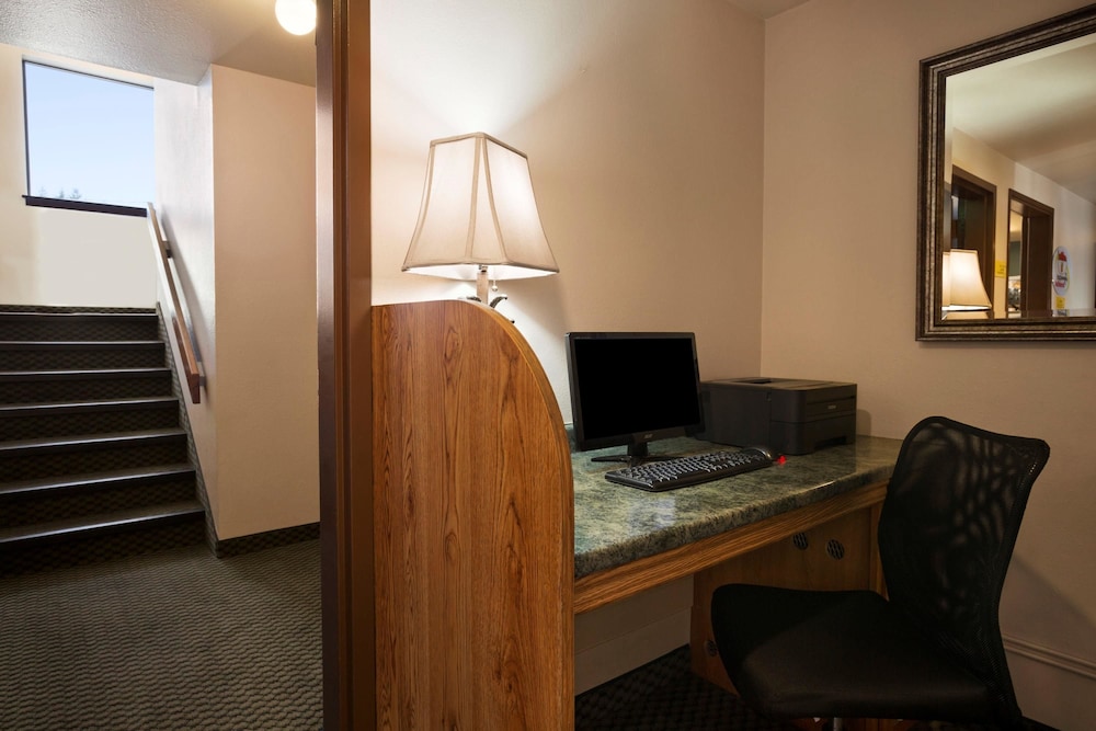 Super 8 by Wyndham Coeur d'Alene 28/32