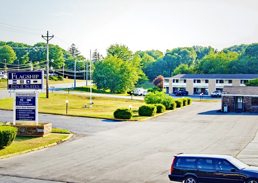 Flagship Inn And Suites 29/34