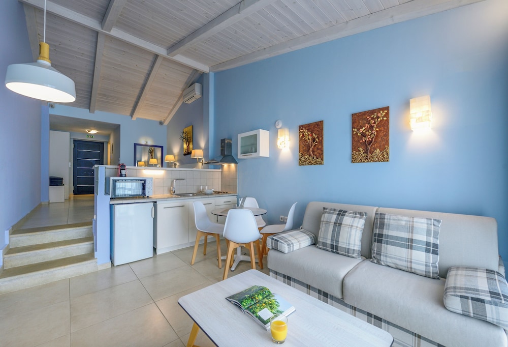 Elpiniki Luxury Apartments 42/66