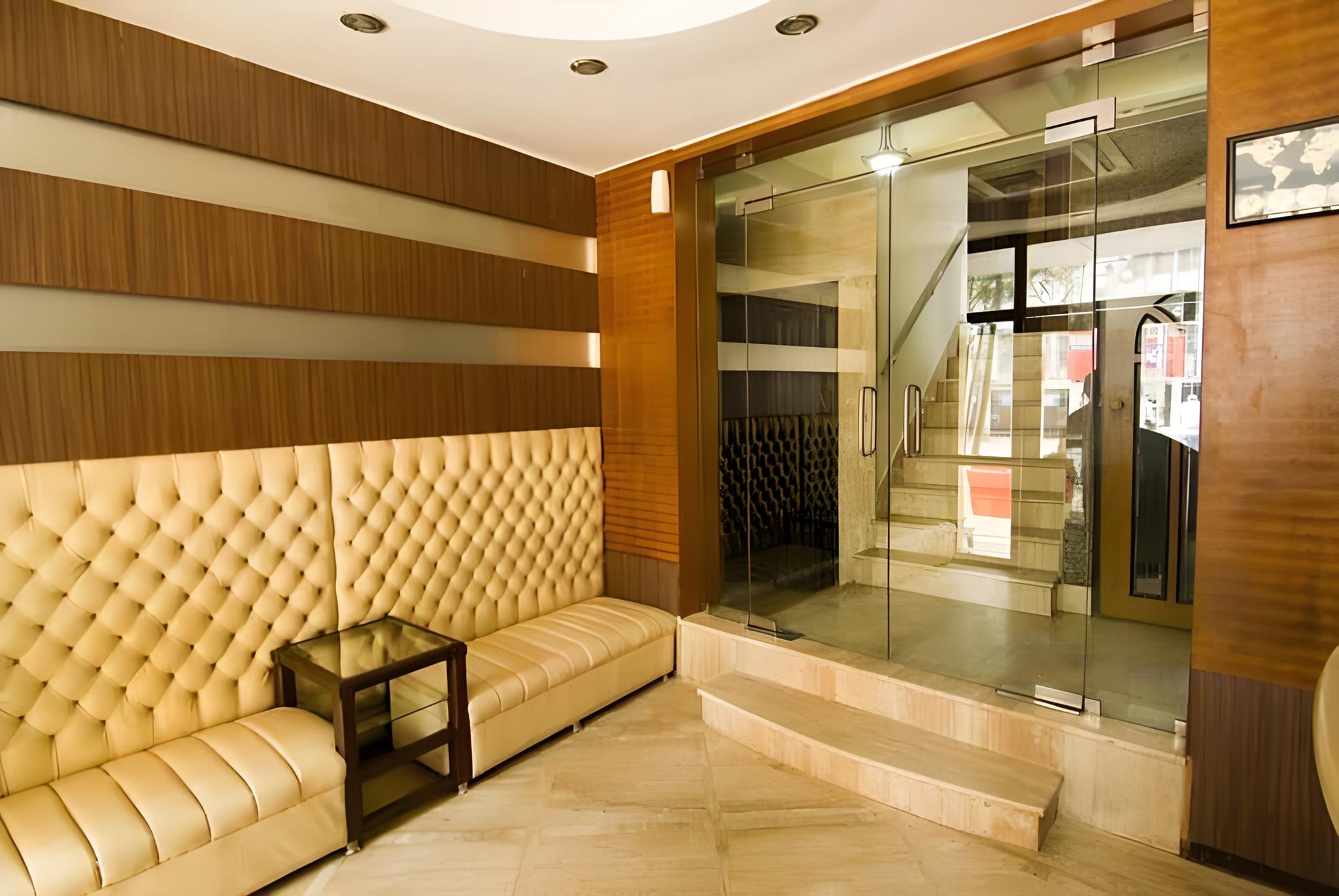 HOTEL GULSHAN INTERNATIONAL. 19/38