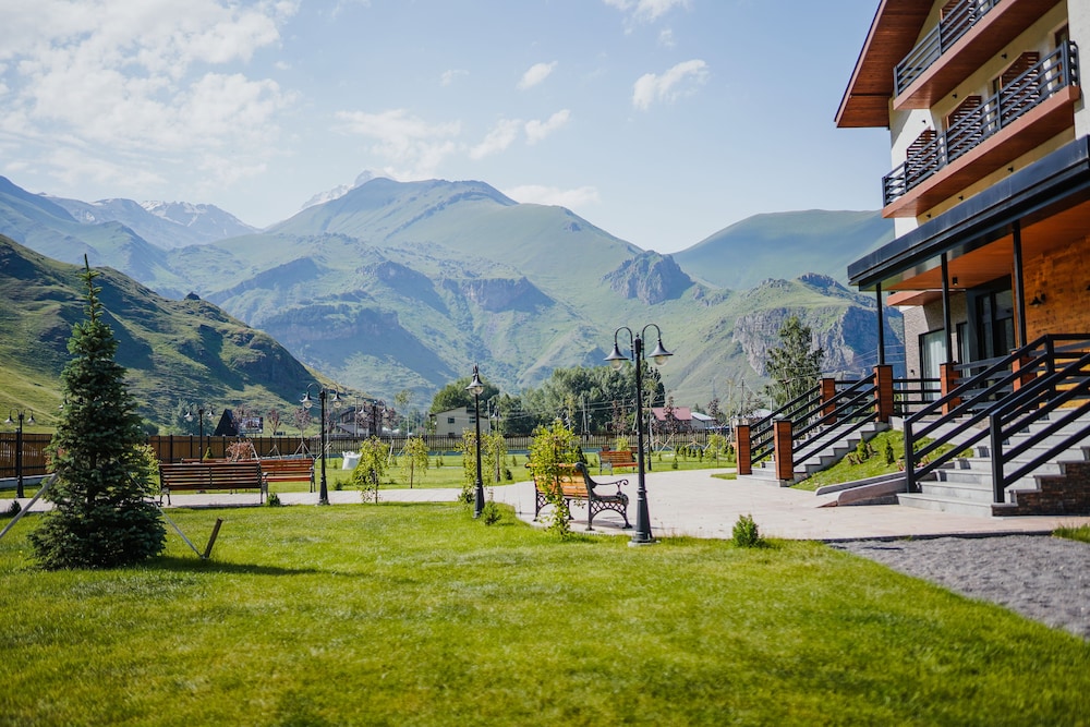 Suatis Resort Kazbegi 57/65