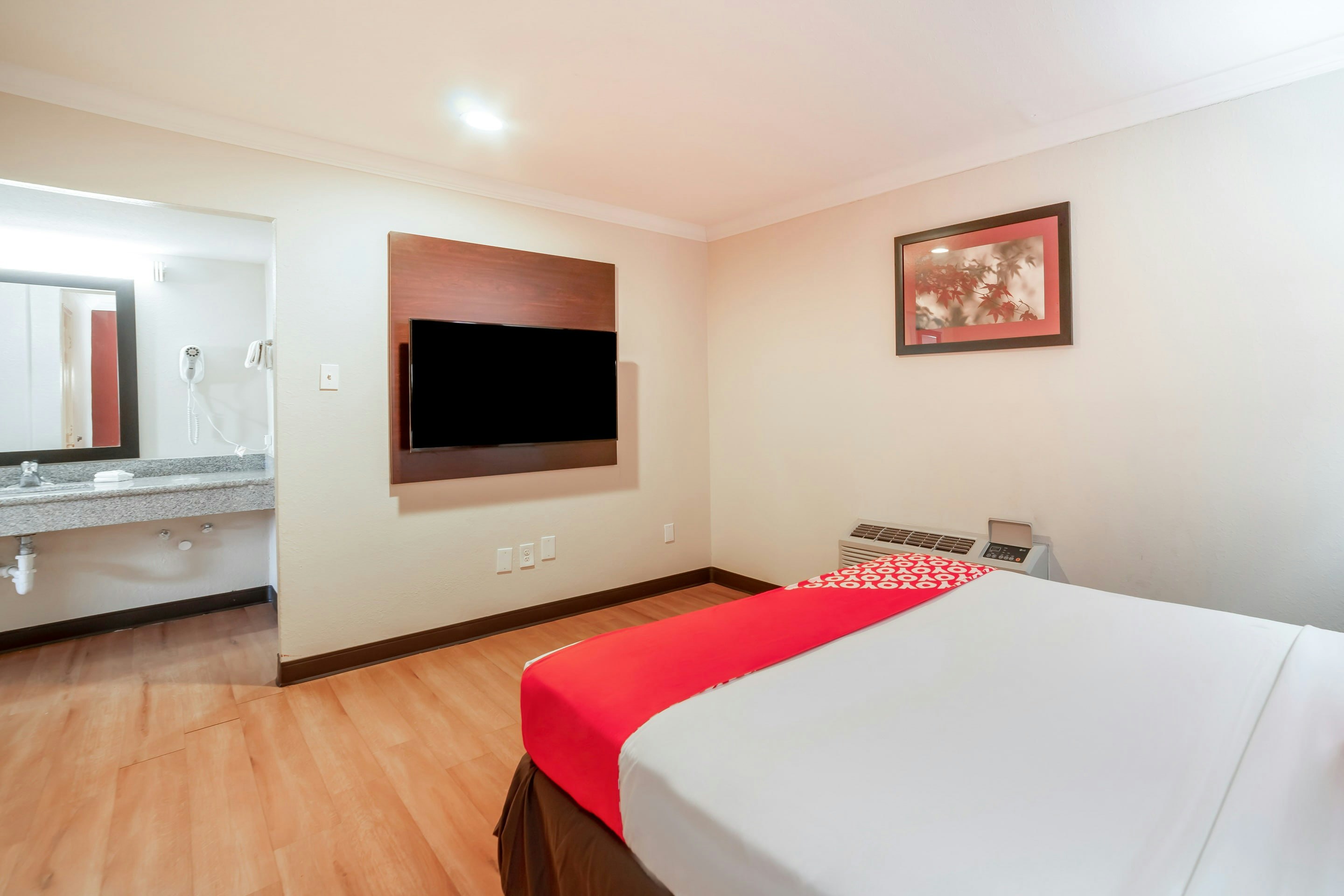 OYO Hotel McAllen Airport South 19/61