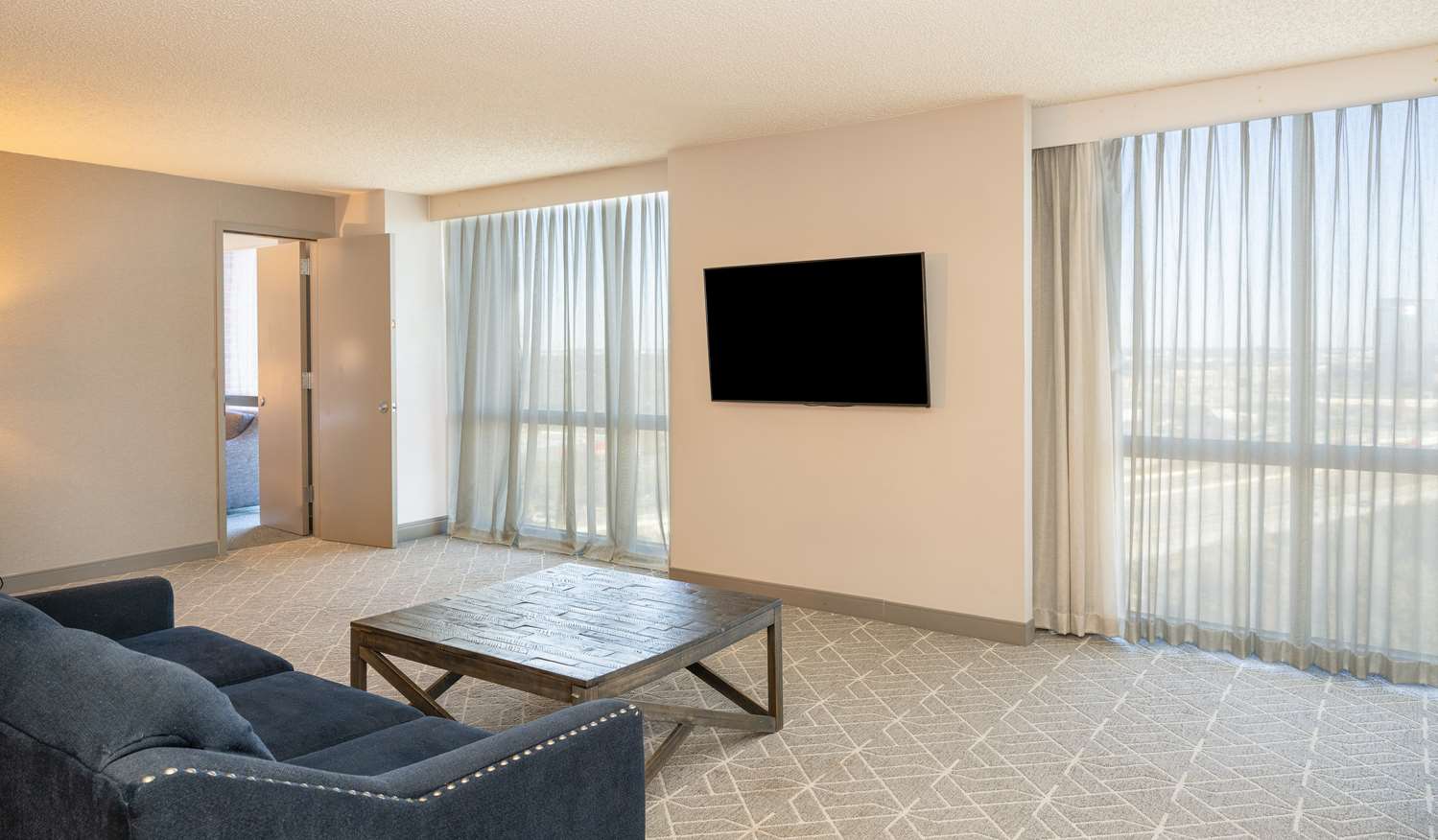 Hilton Richardson Dallas 47/53