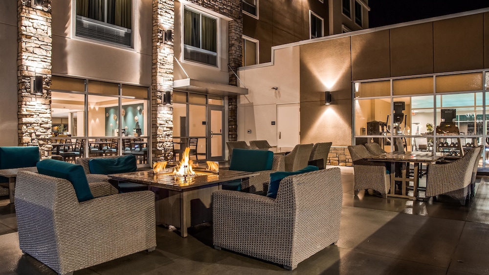 Best Western Plus Bolivar Hotel & Suites 28/46