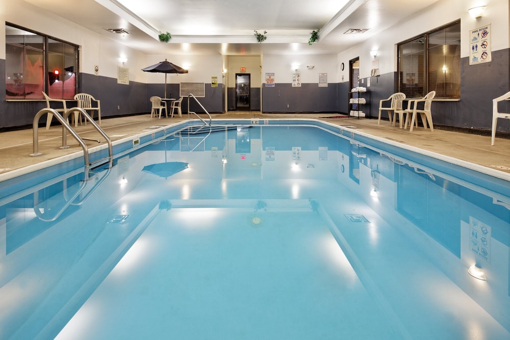 Holiday Inn Express Hotel And Suites Lancaster 5/72