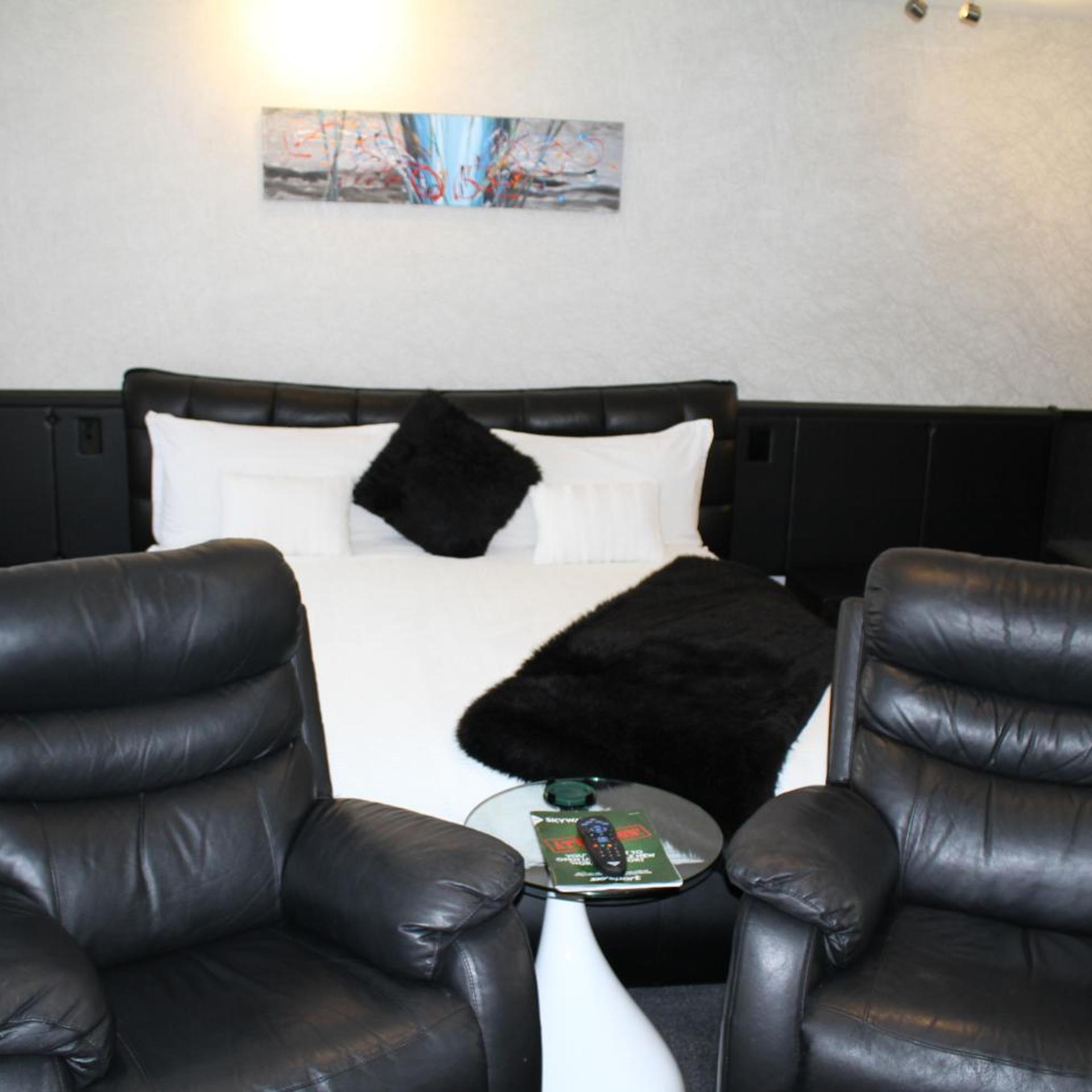 Birchwood Manor Motel 28/50
