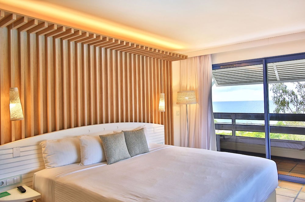 La Creole Beach Hotel and Spa 24/68