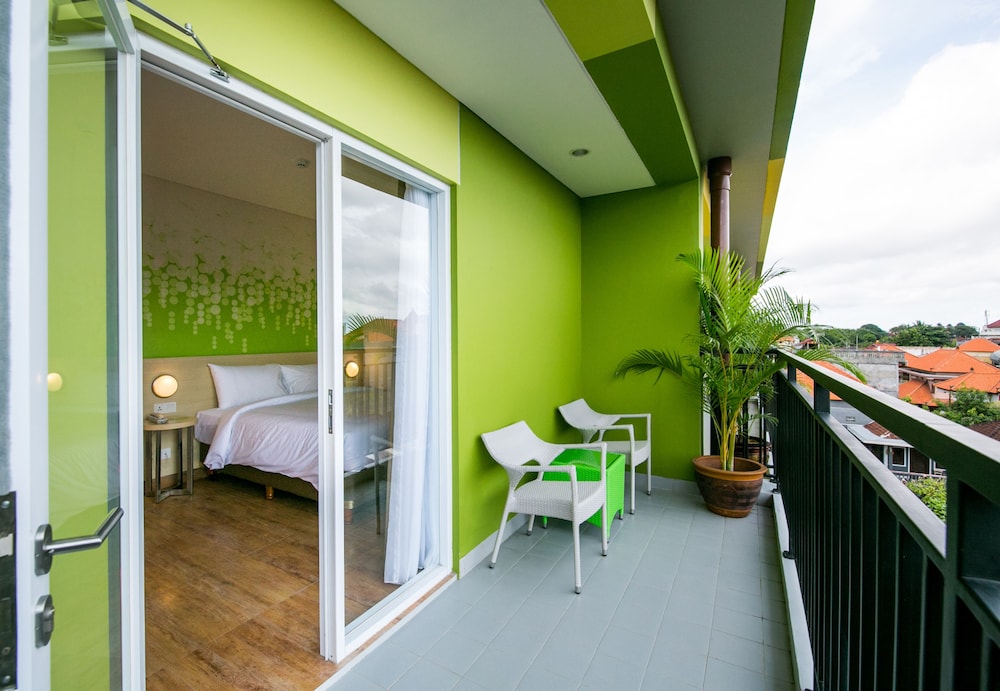 Palette Legian Beach 27/50
