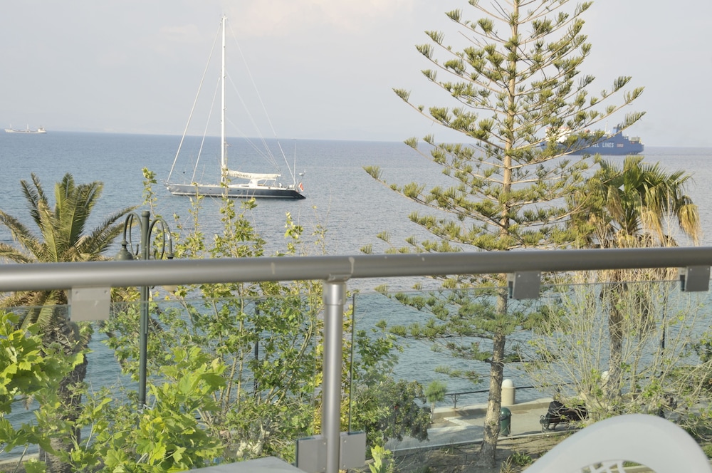 Bristol Sea View Apartments 37/69