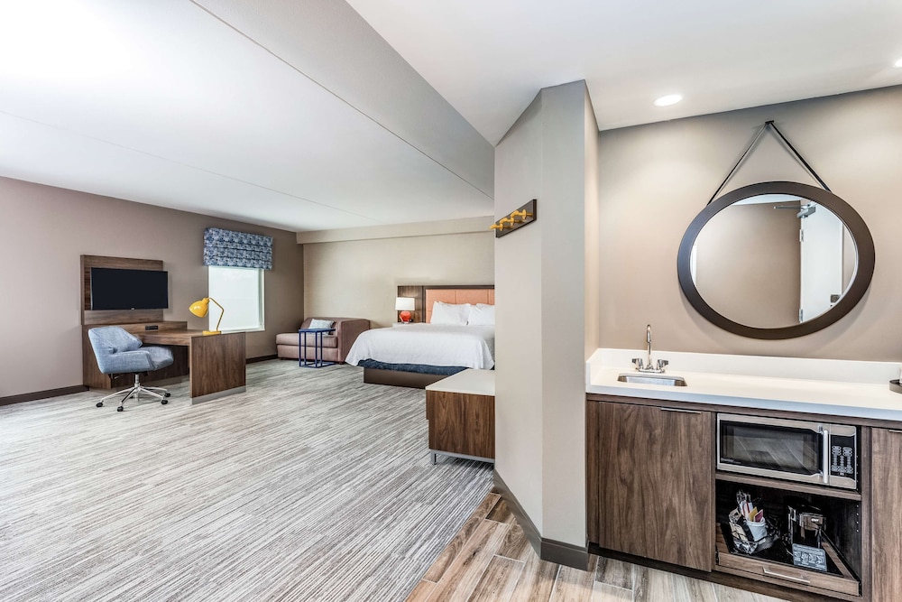 Hampton Inn & Suites Kittery-Portsmouth 20/45