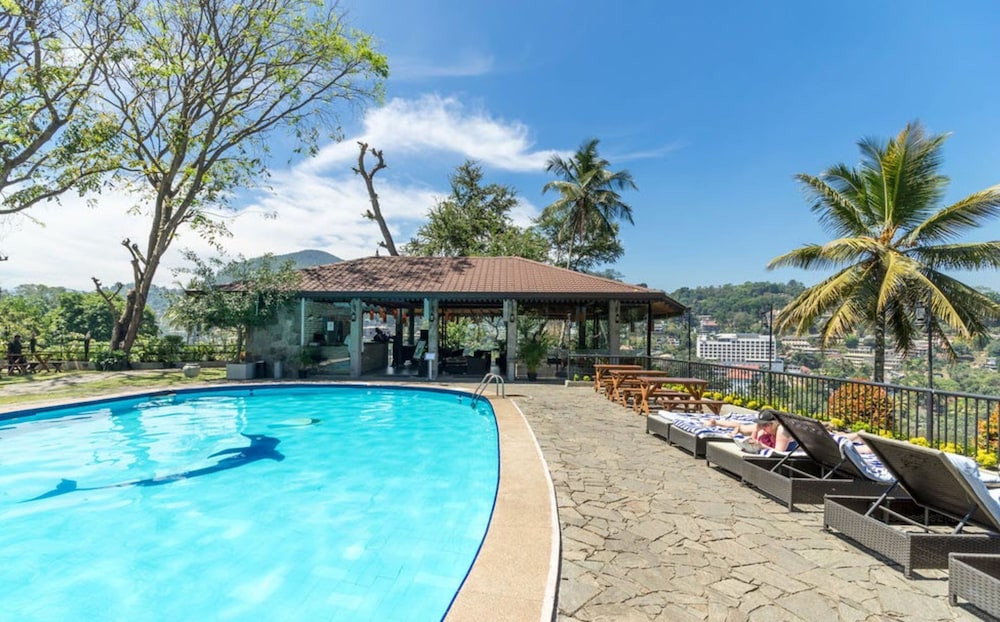 Thilanka Hotel Kandy 46/50
