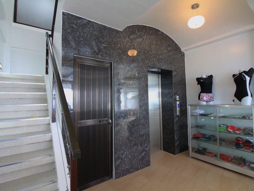 Manarra Seaview Resort 7/67