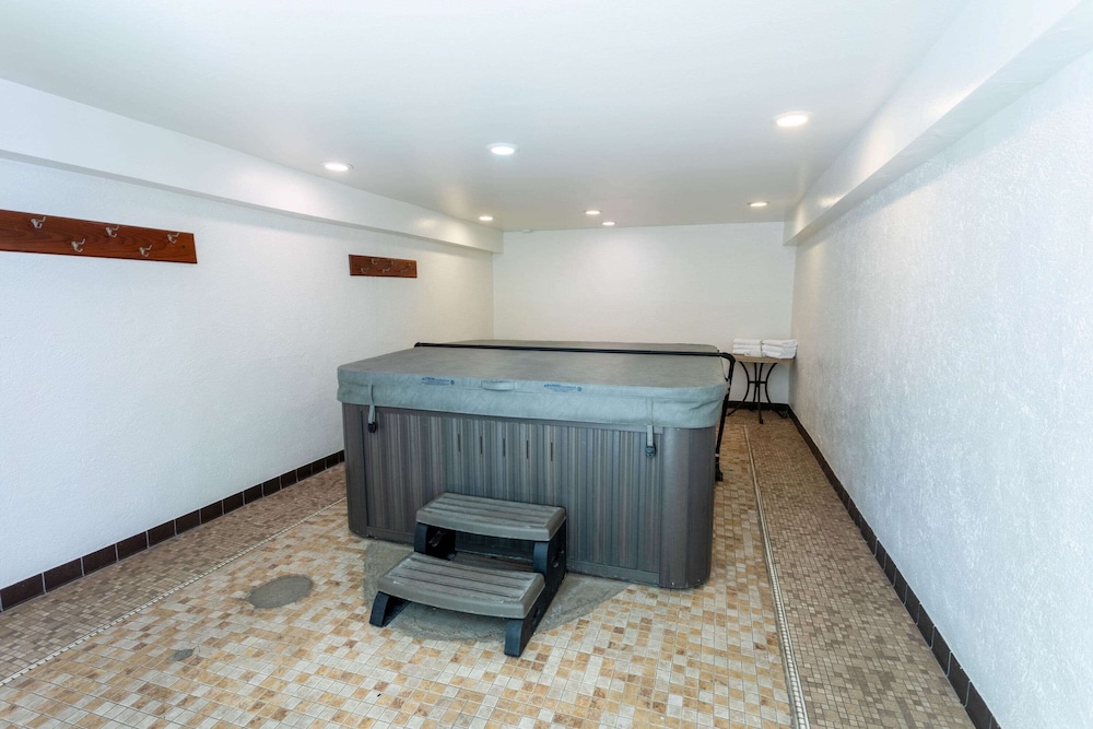 Days Inn By Wyndham Durango 8/45
