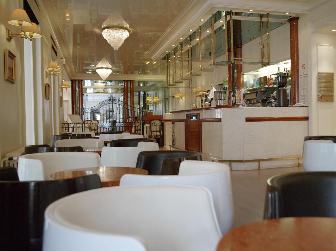 Hotel Jeanne D'arc 43/50