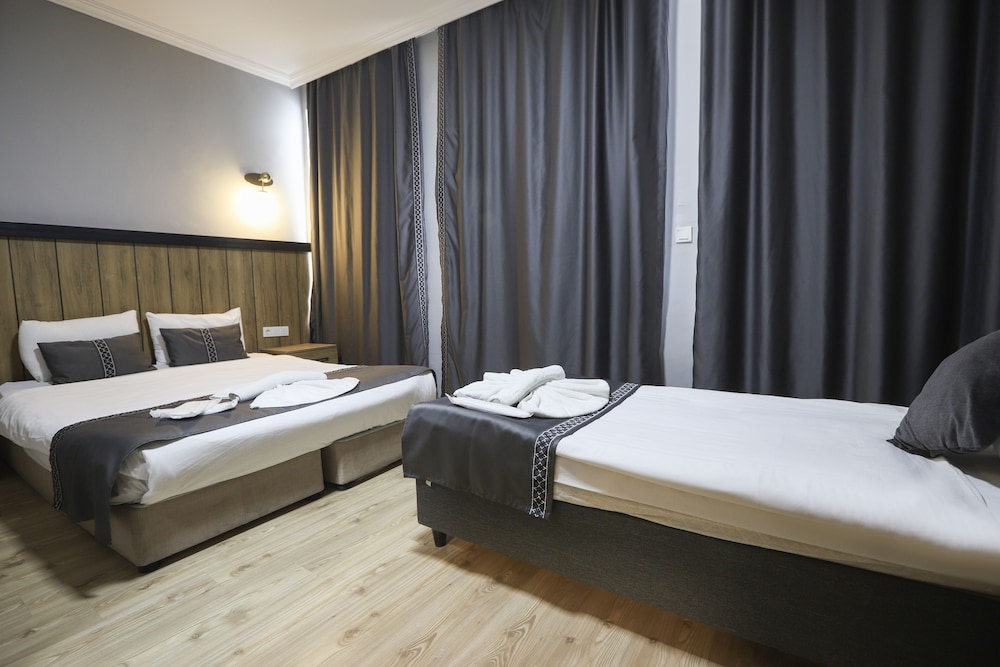 La Pera Suites 6/36