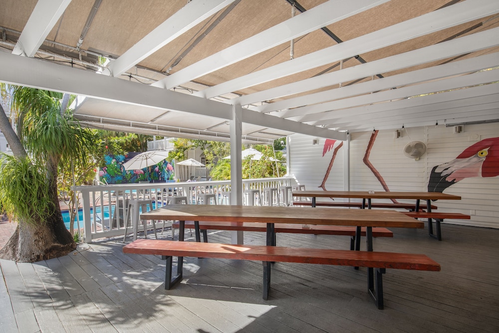 Nyah Key West Adult Only 3/65