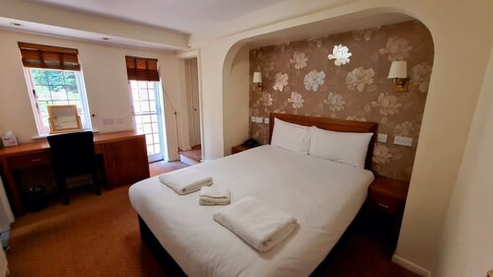 Farnham House Hotel 35/55
