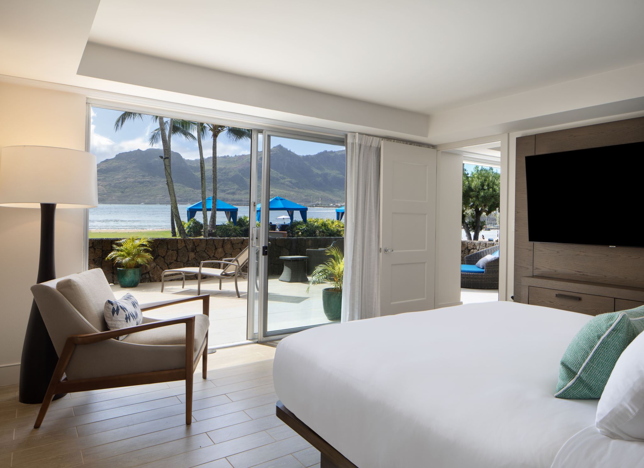 1 BEDROOM, SUITE, KING BED, OCEAN FRONT, LANAI