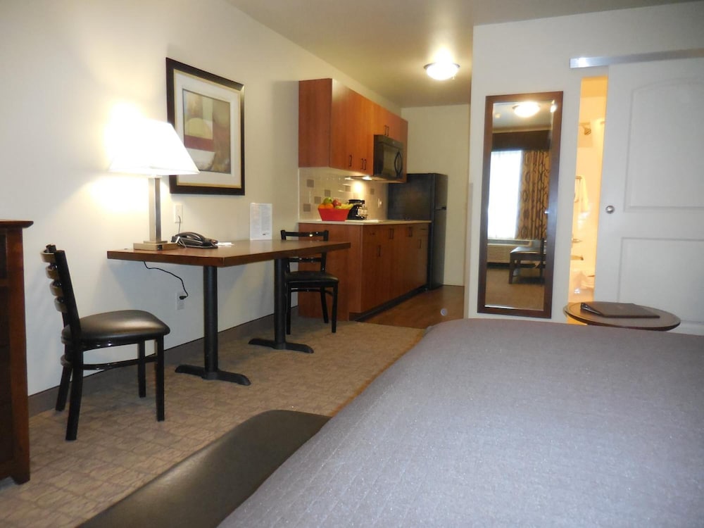 Ledgestone Hotel Billings 51/69