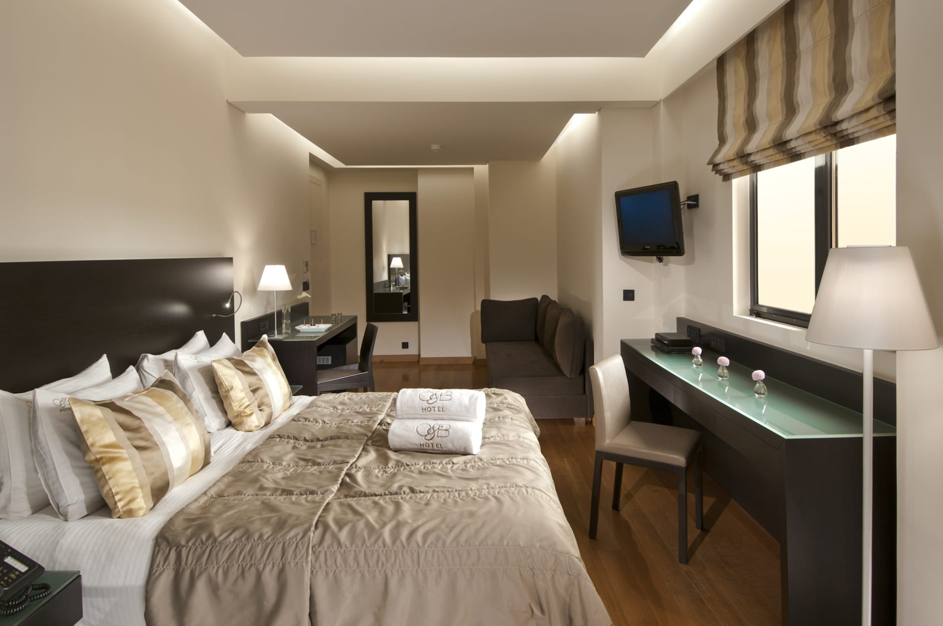 Grand, Double Bed