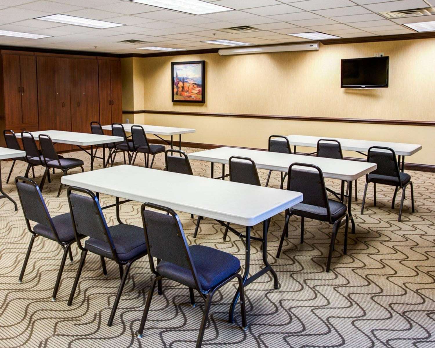 Comfort Suites Georgetown, KY 39/44