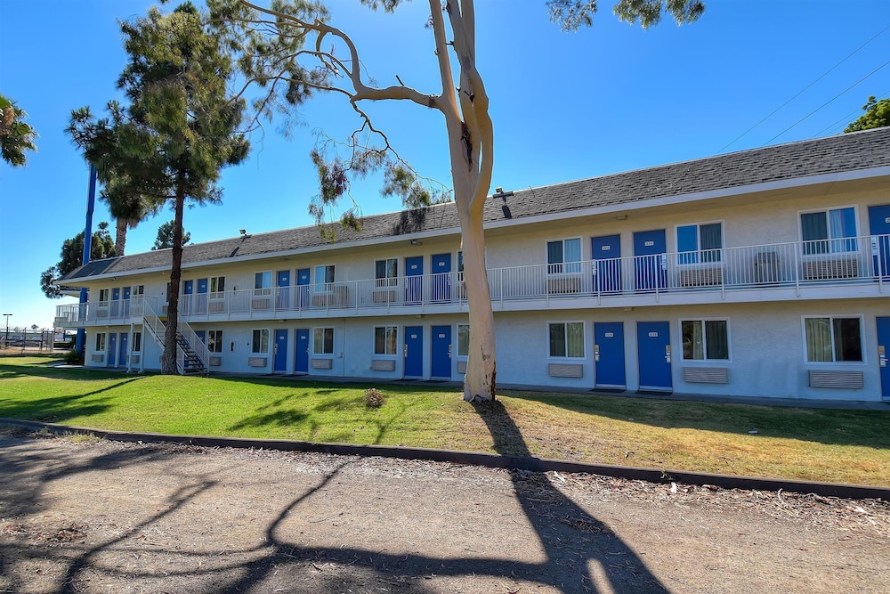 Motel6 San Diego, CA - North 54/61