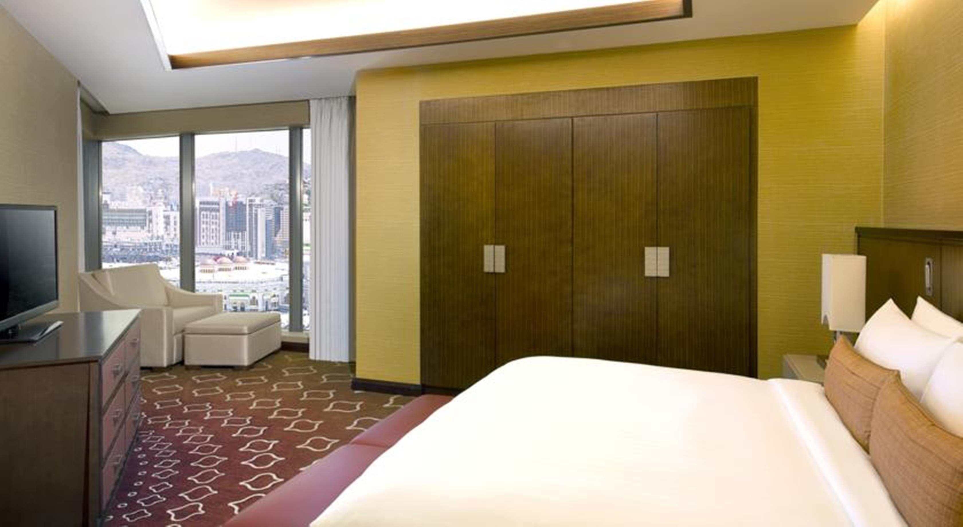 Deluxe, Double Bed, City View