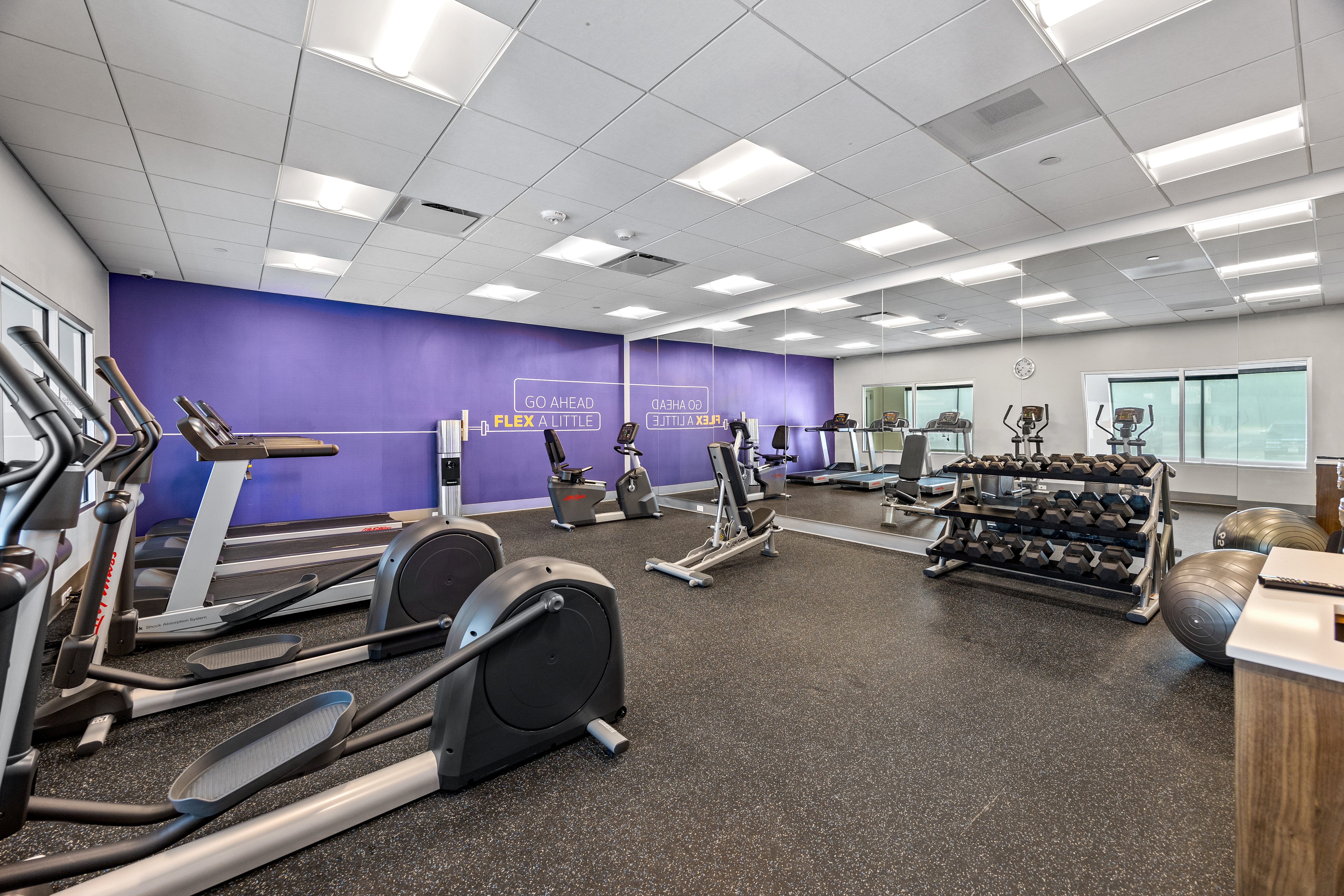 Holiday Inn Express & Suites MARINETTE 29/35