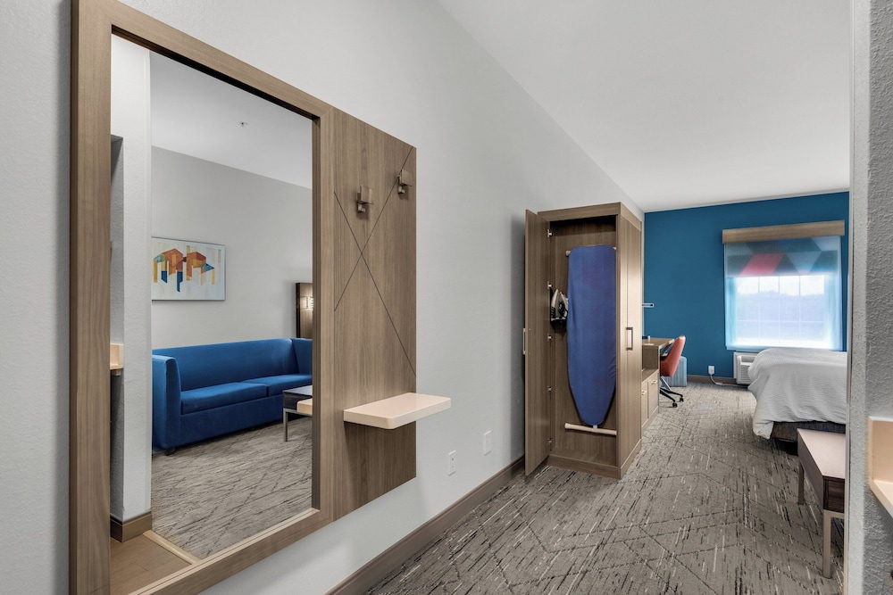 Holiday Inn Express Hotel Suites Destin E Commons Mall Area 49/77