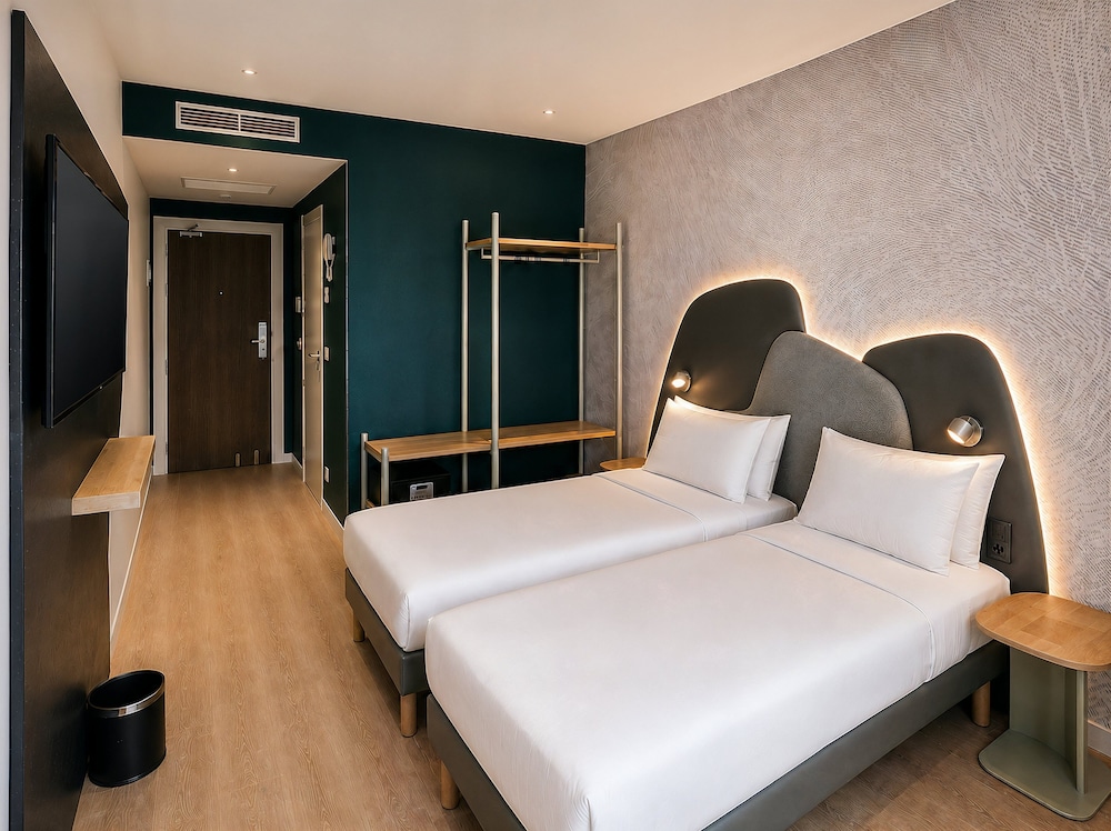 غرفة سوبيريور بسريرين منفصلين بشرفة، ibis Styles Zumaia Zestoa 2/6