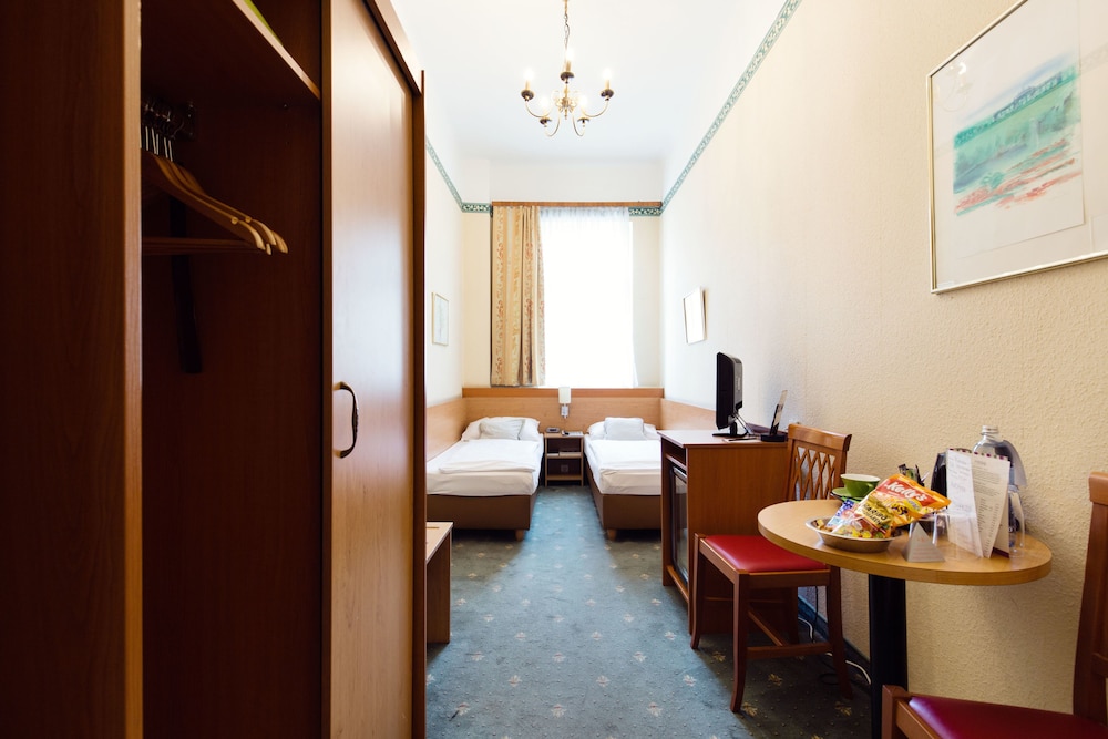 Boutique Hotel Donauwalzer 65/76