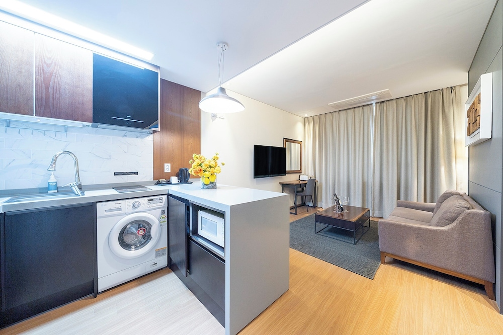Gloucester Hotel Cheongju 28/37