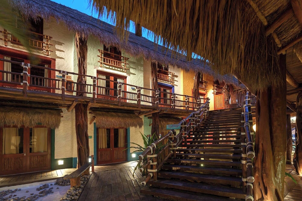 Hotel El Pueblito 1/50