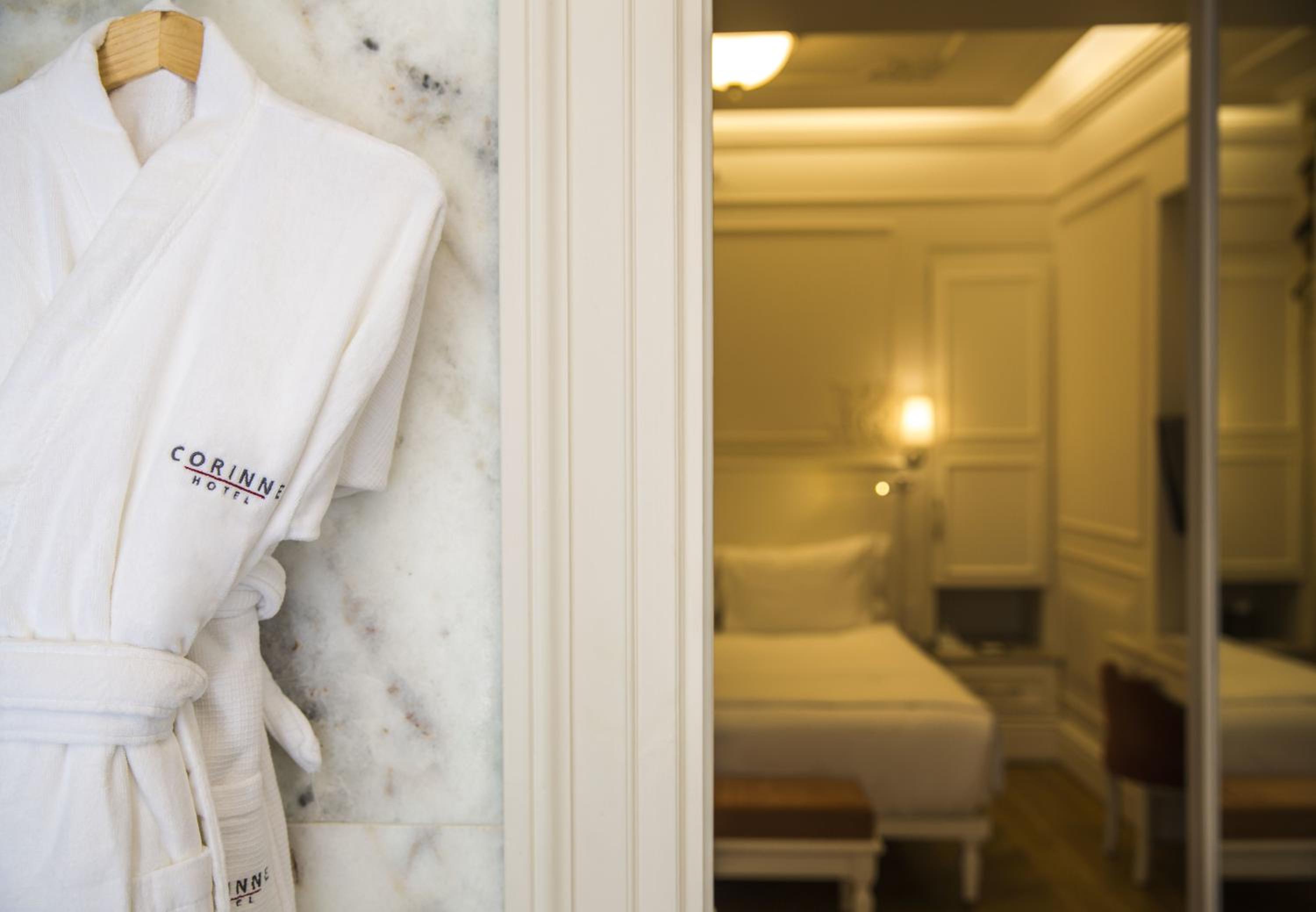 غرفة كلاسيكية بجاكوزي، Corinne Hotel 3/10