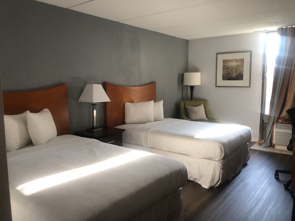 ECONOMY, 2 DOUBLE BEDS