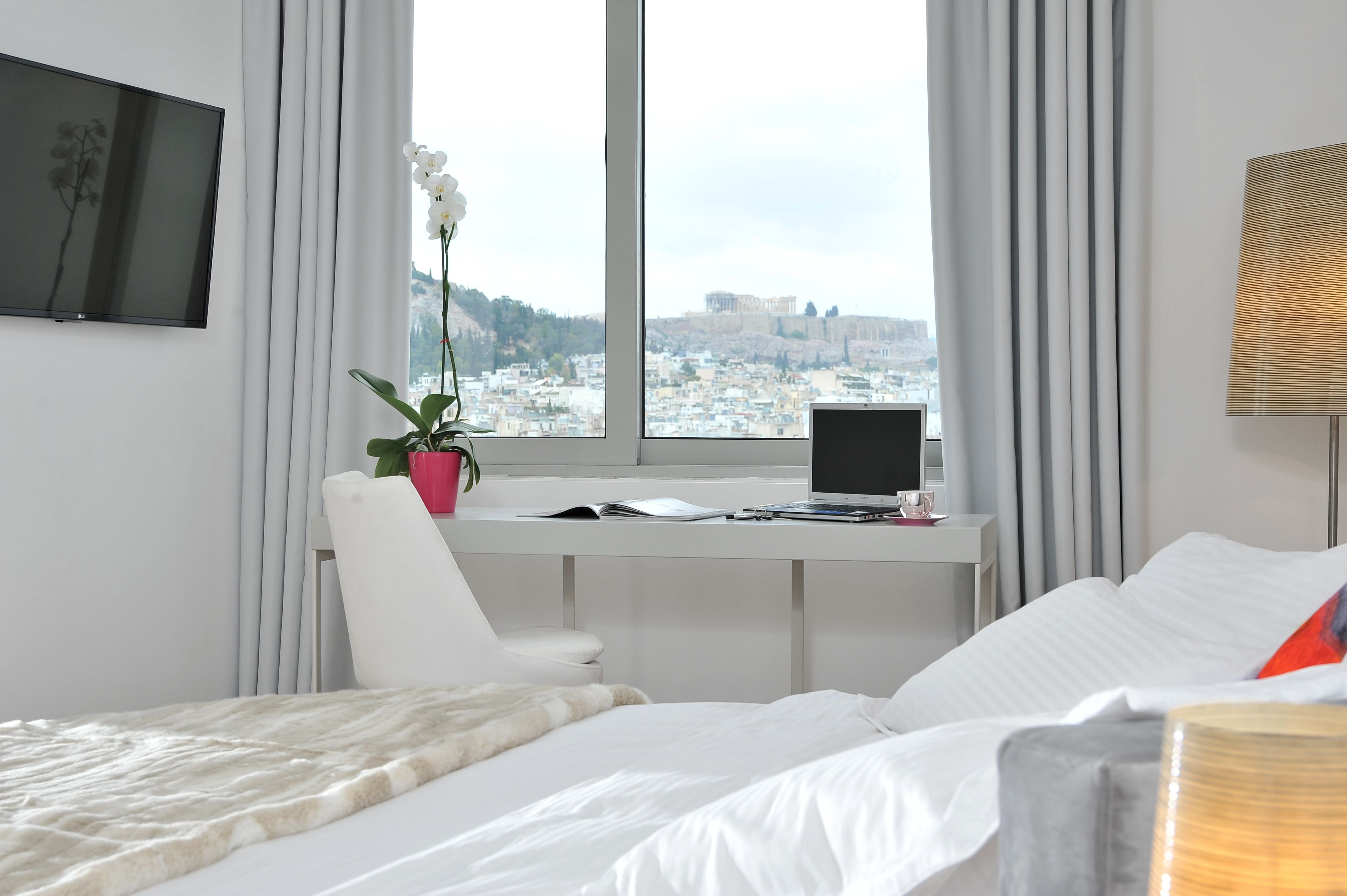 Deluxe, Acropolis View