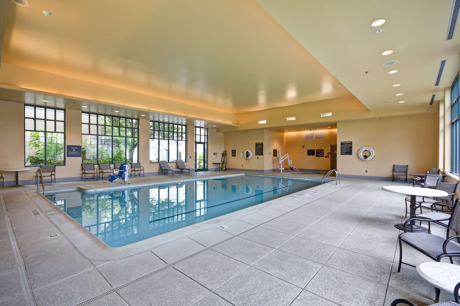 swimming pool spa