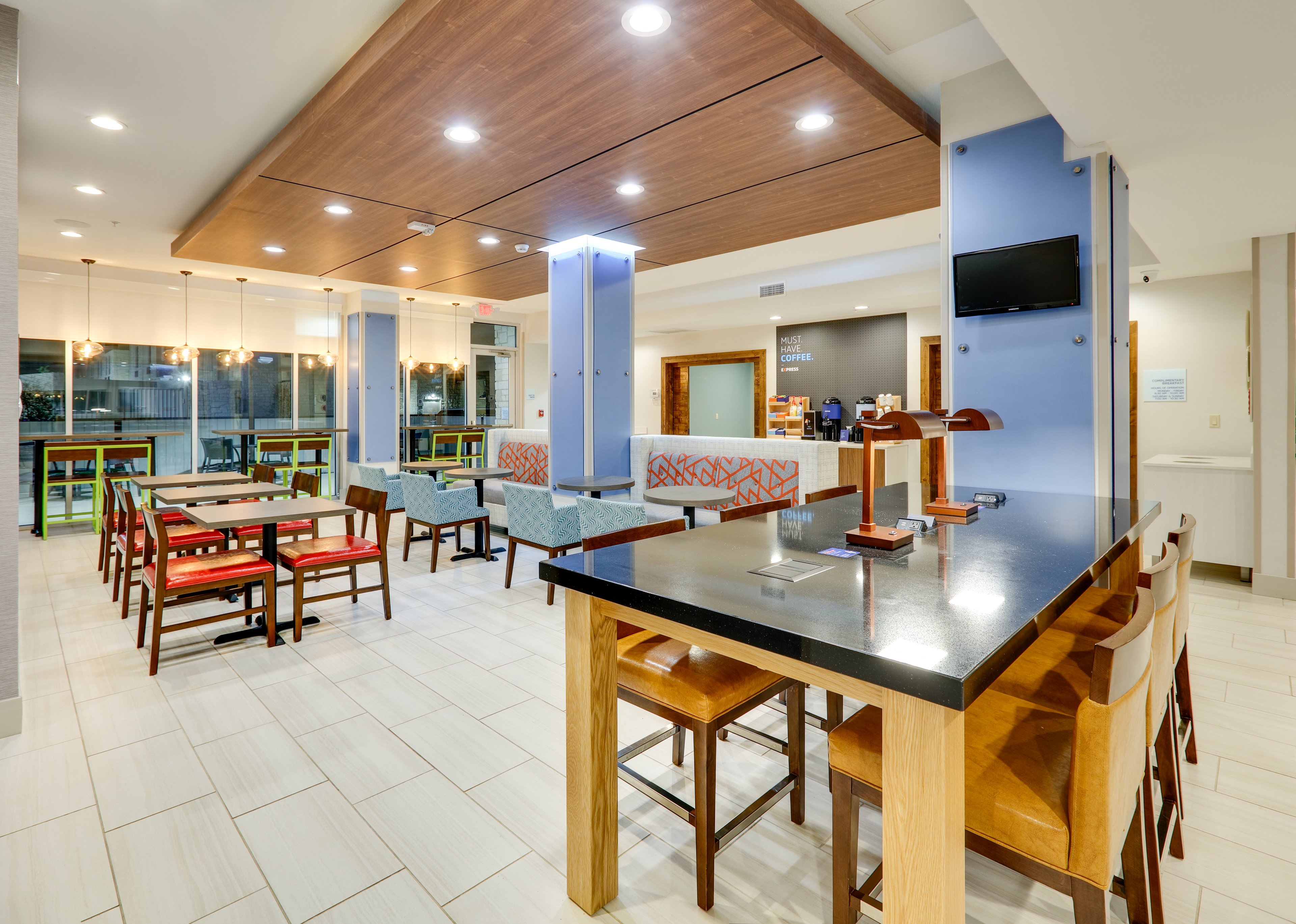 Holiday Inn Express Suites Farmers Branch 59/70