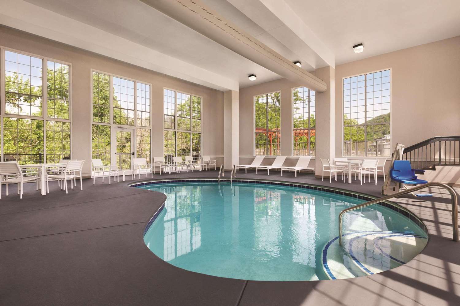 Country Inn & Suites by Radisson, Pigeon Forge South, TN 23/40